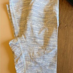 lululemon wunderunder Heathered Light Blue Stripe Leggings crop - size 4